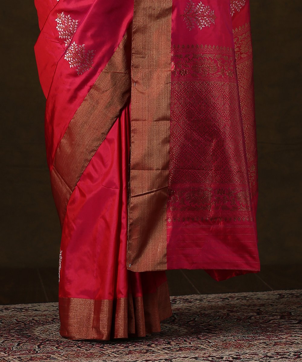 Handloom_Pink_Banarasi_Saree_With_Antique_Zari_Border_And_Silver_Leaf_Booti_WeaverStory_04