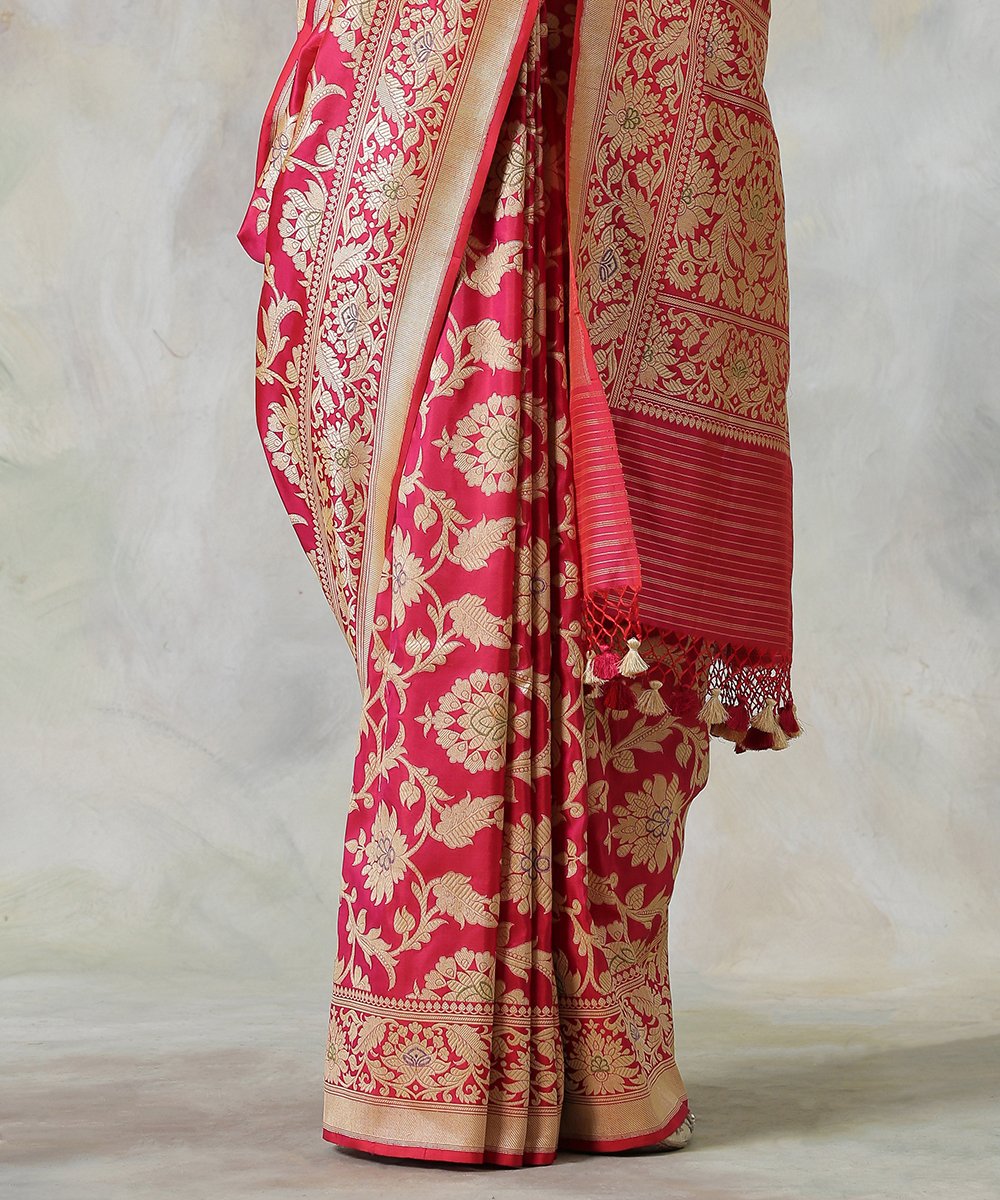 Handloom_Pure_Katan_Silk_Banarasi_Saree_in_Pink_with_Mehraab_Jaal_WeaverStory_04