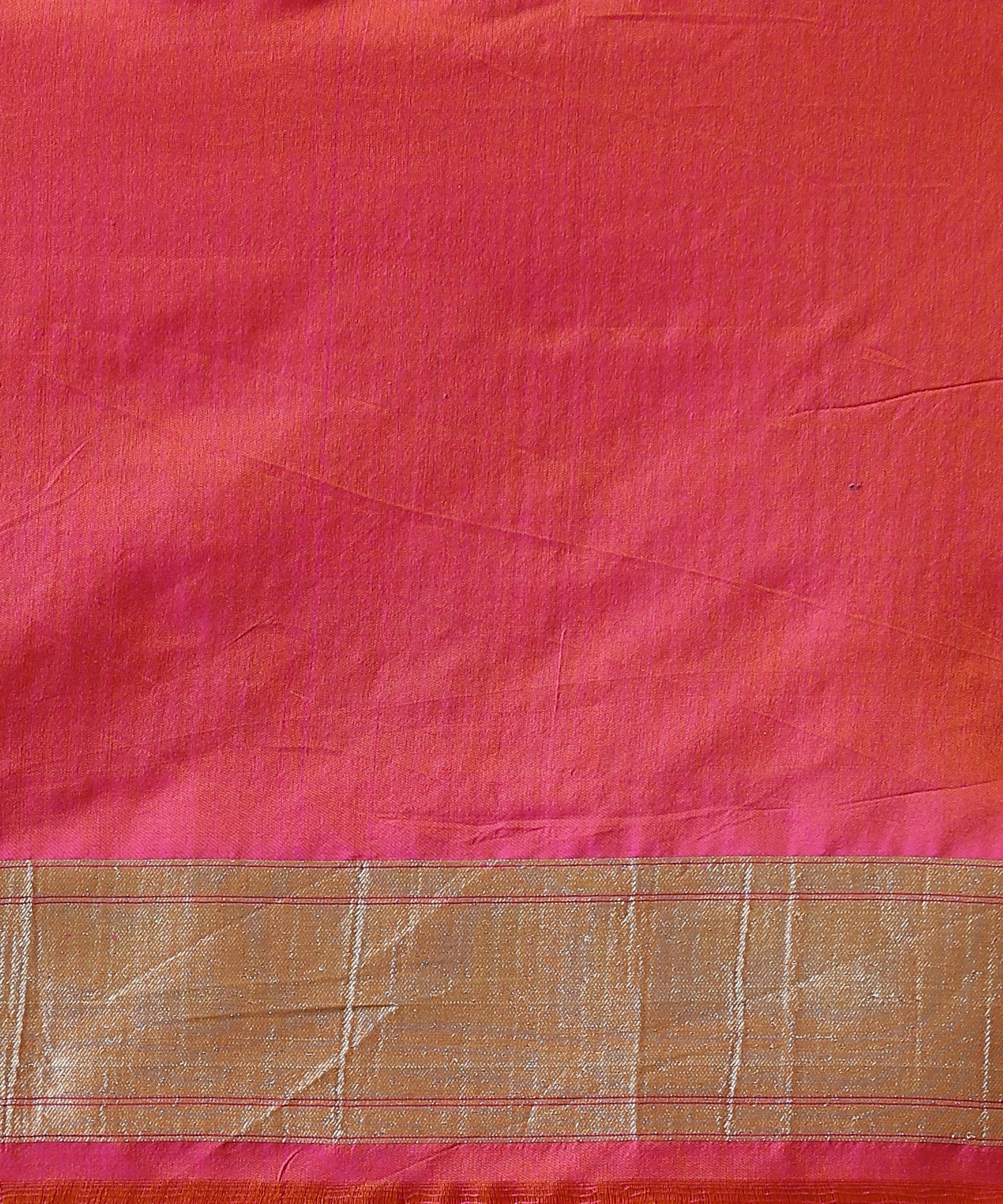 Handloom_Pink_Dual_Tone_Pure_Katan_Silk_Banarasi_Saree_with_Floral_Jaal_WeaverStory_05