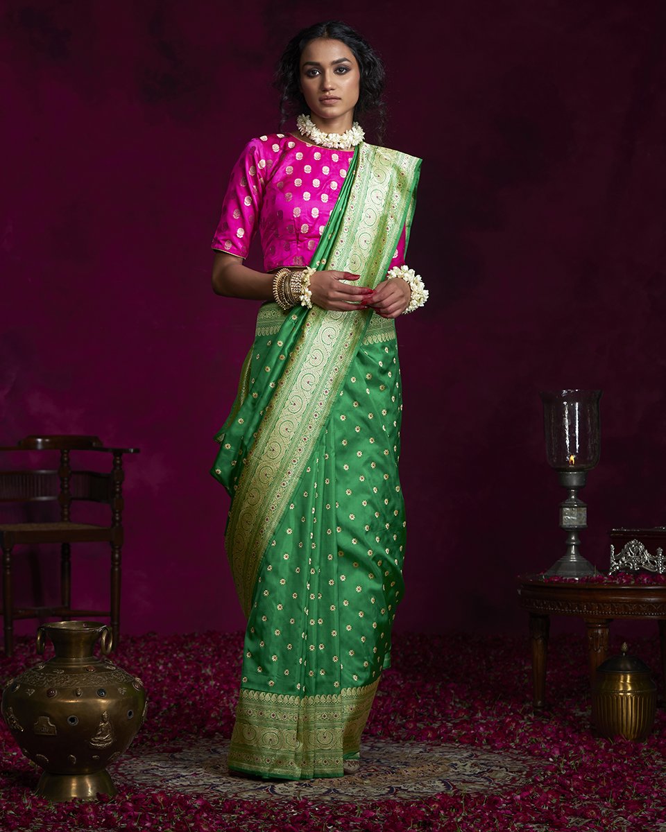 Handloom_Green_Katan_Silk_Banarasi_Guldaudi_Booti_Saree_WeaverStory_03