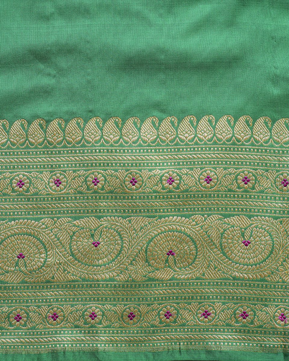 Handloom_Green_Katan_Silk_Banarasi_Guldaudi_Booti_Saree_WeaverStory_06