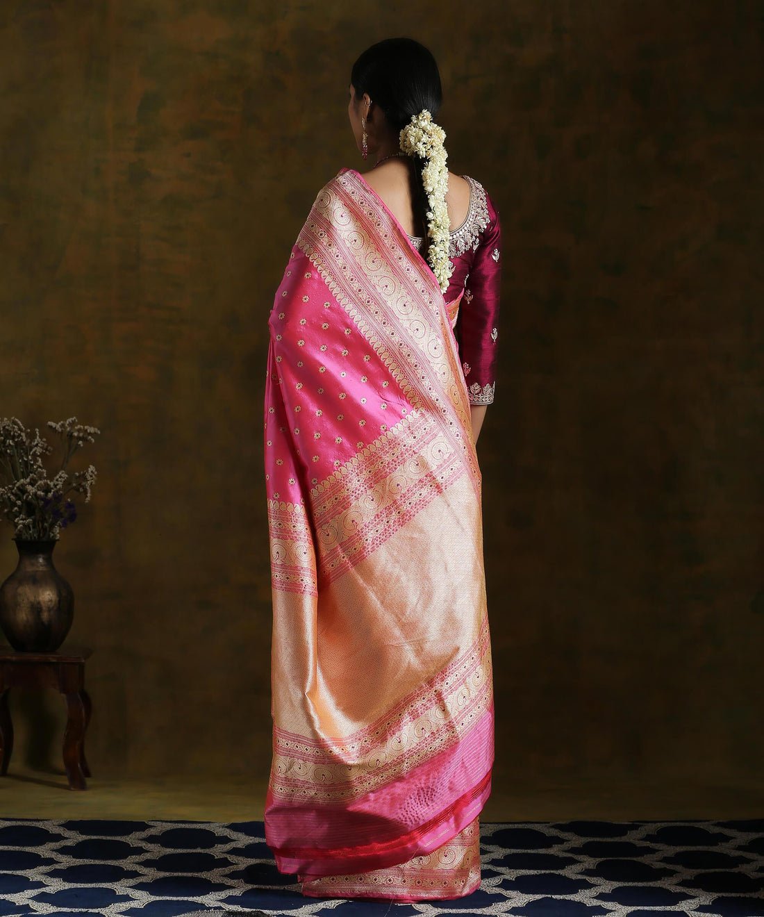 Handloom_Gulabi_Pink_Pure_Katan_Silk_Banarasi_Saree_with_Guldaudi_Boota_WeaverStory_02