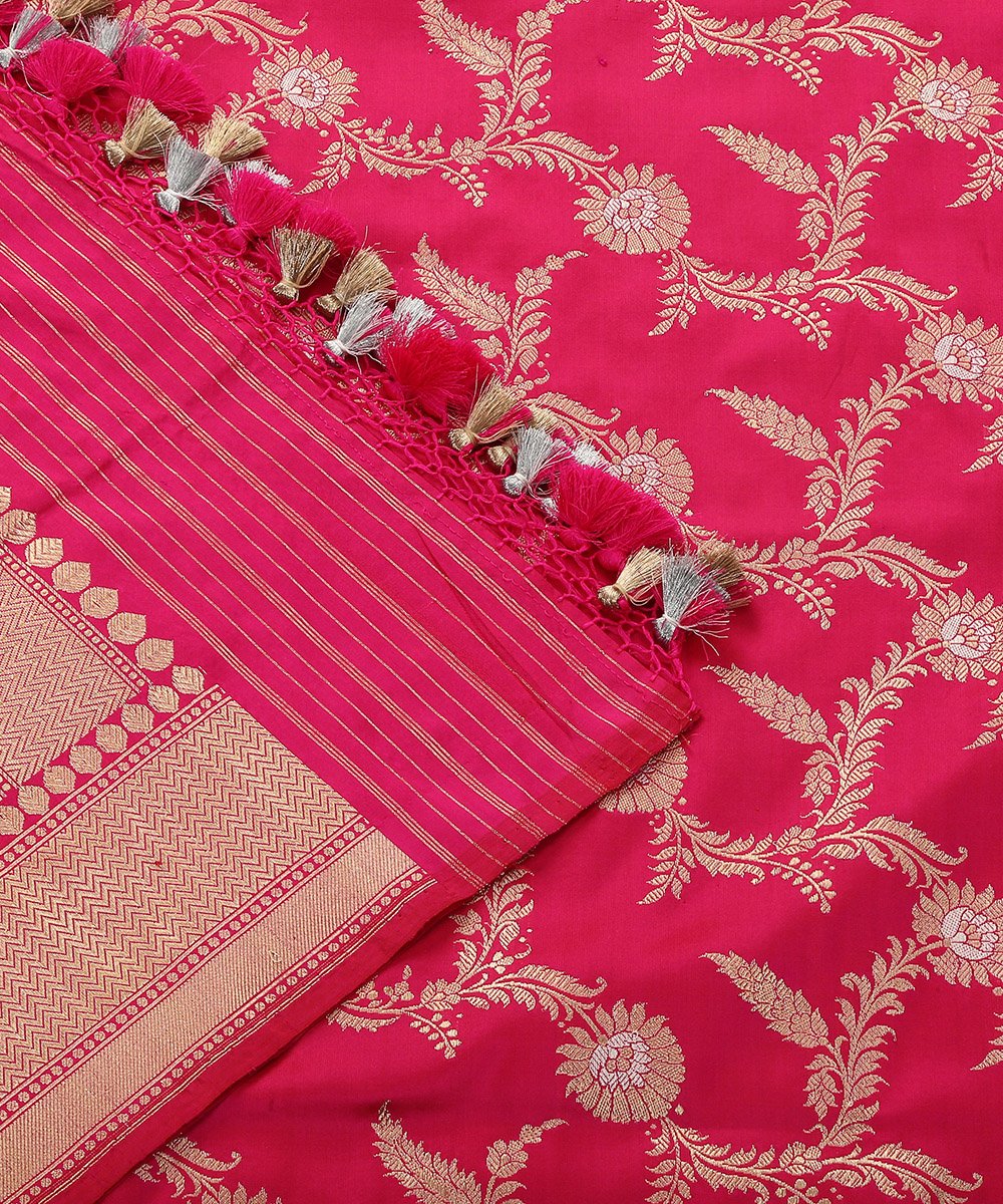 Pink_Pure_Katan_Silk_Handloom_Kadhwa_Banarai_Dupatta_With_Gold_Zari_Jaal_WeaverStory_05