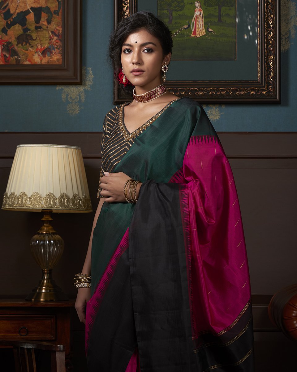 Handloom_Pink_Kanjivaram_Silk_Saree_With_Green_And_Black_Border_WeaverStory_01