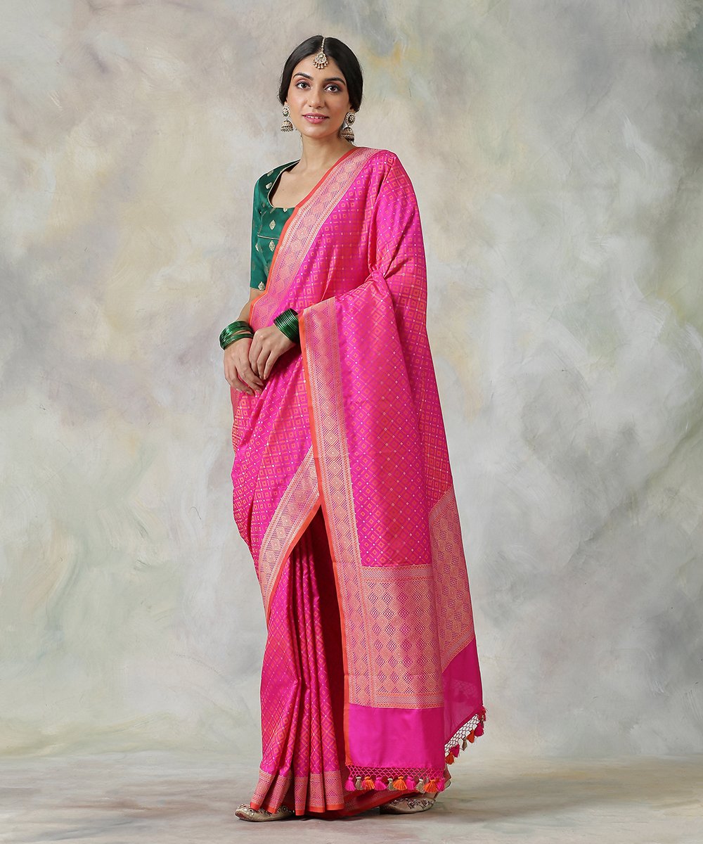 Handloom_Pink_Katan_Silk_Banarasi_Saree_With_Orange_Geometric_Motifs_WeaverStory_02