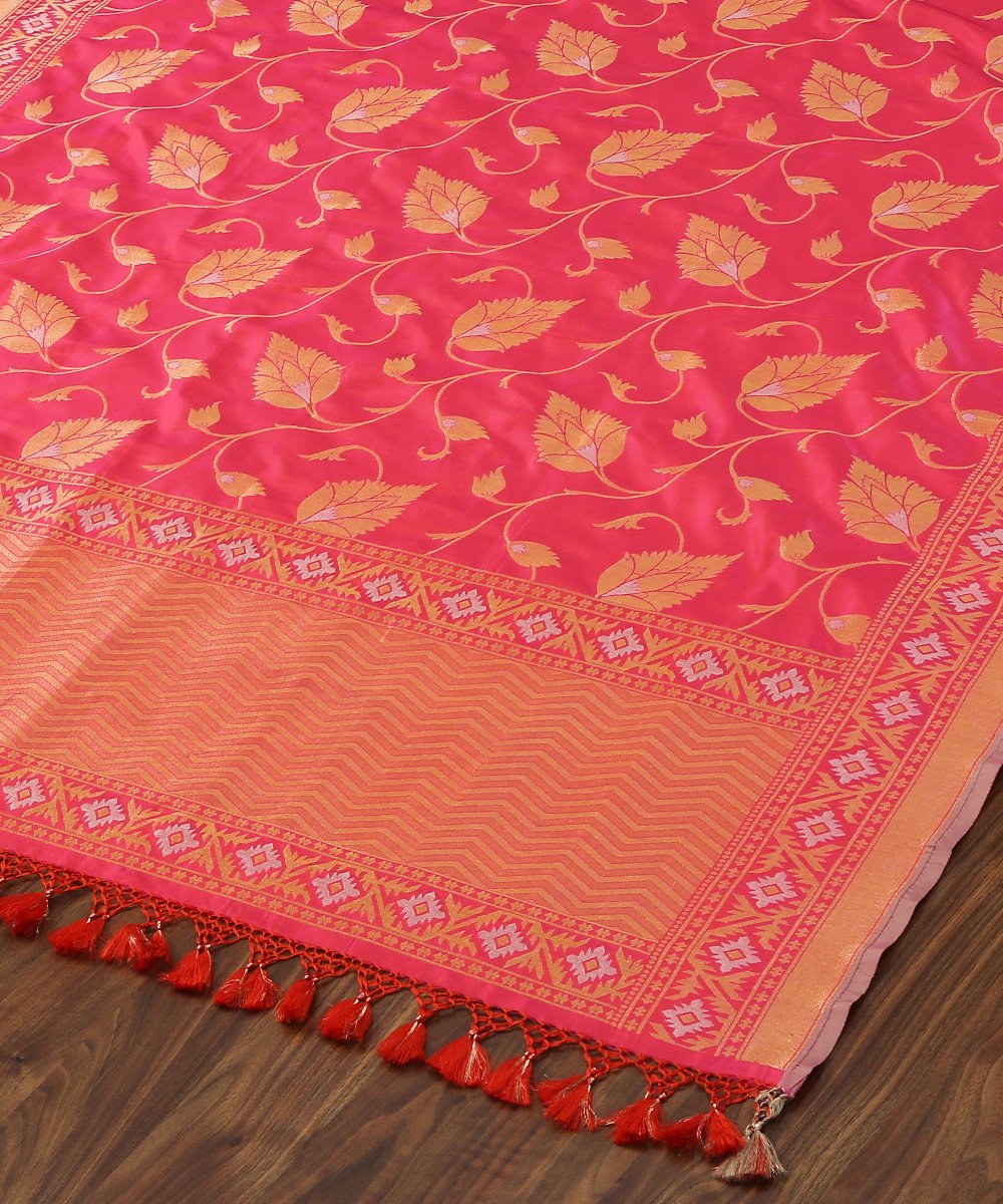 Handloom_Pink_Pure_Katan_Silk_Jamdani_Banarasi_Dupatta_WeaverStory_04