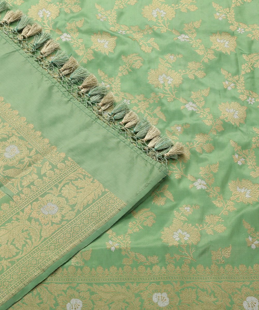 Handloom_Pista_Green_And_Yellow_Dual_Tone_Katan_Silk_Kadhwa_Jangla_Dupatta_WeaverStory_05