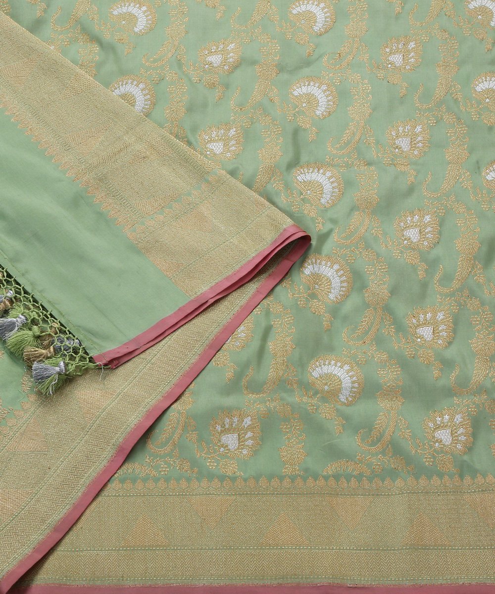 Pista_Green_Pure_Katan_Silk_Banarasi_Jangla_Dupatta_with_Pink_Selvedge_WeaverStory_05