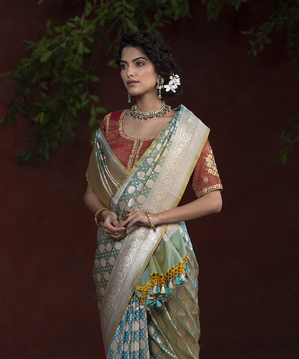 Handloom_Pista_Katan_Silk_Green_Dual_Tone_Cutwork_Banarasi_Saree_with_Small_Booti_WeaverStory_01