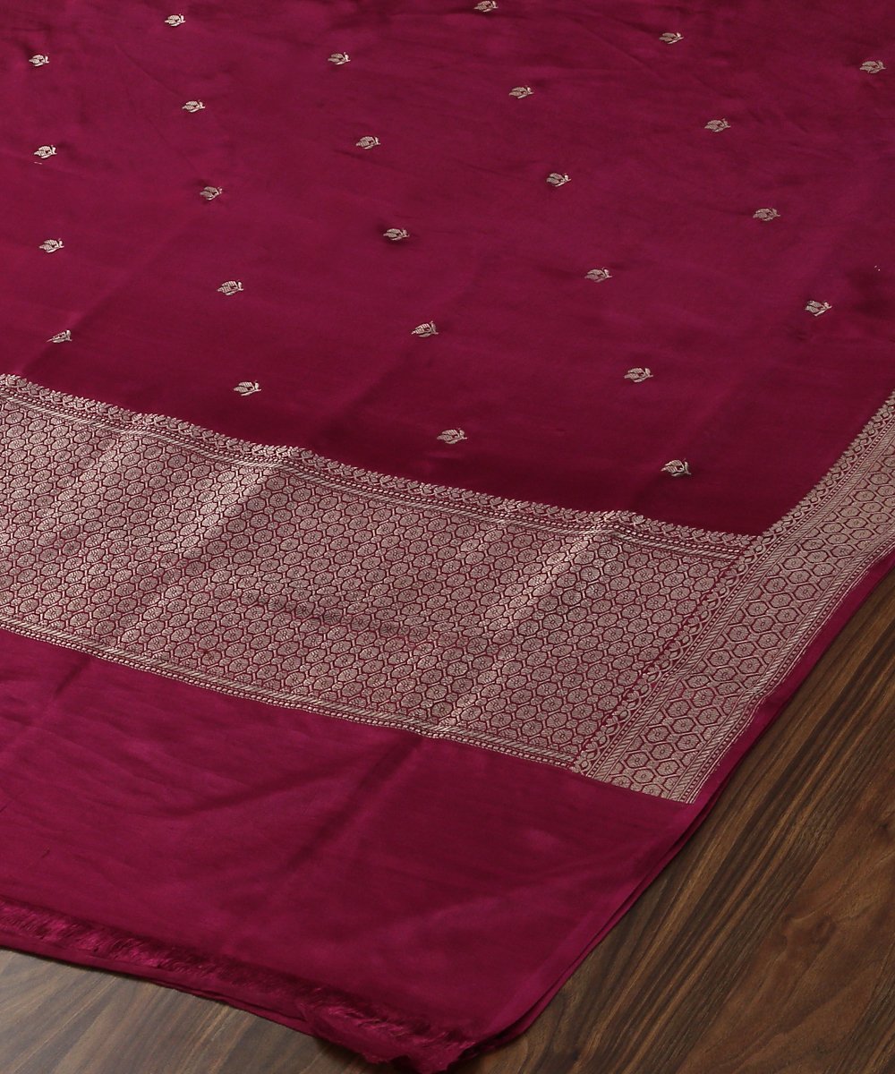 Handloom_Plum_Gajji_Silk_Banarasi_Dupatta_with_Kadhwa_Booti_Design_WeaverStory_04