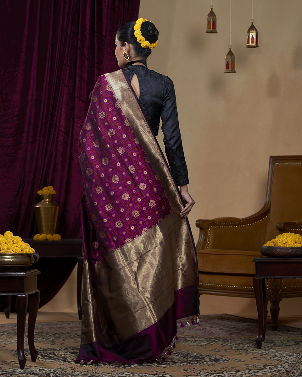 Purple_and_Pink_Handloom_Pure_Katan_Silk_Boota_Tanchoi_Banarasi_Saree_with_Zari_Motifs_WeaverStory_03