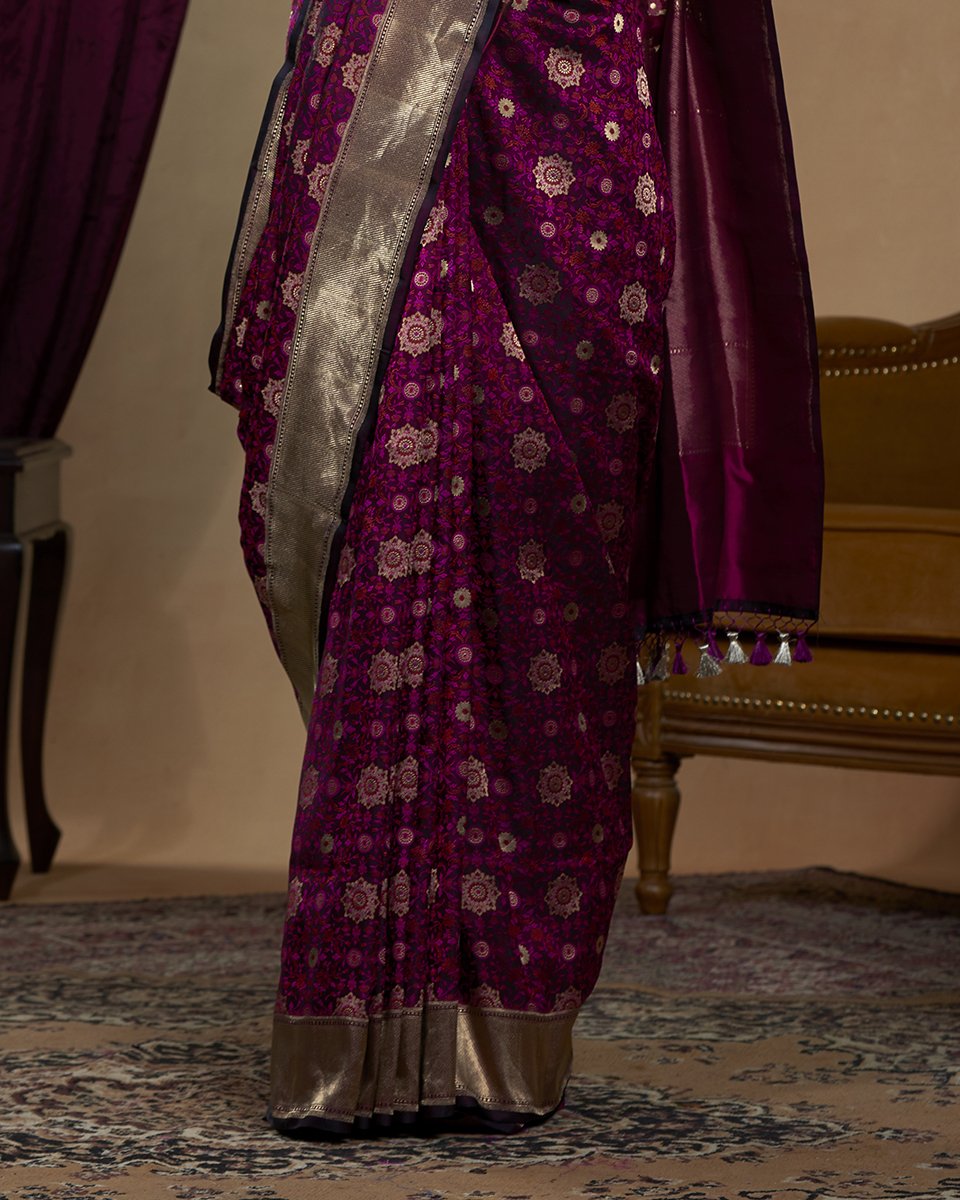 Purple_and_Pink_Handloom_Pure_Katan_Silk_Boota_Tanchoi_Banarasi_Saree_with_Zari_Motifs_WeaverStory_04