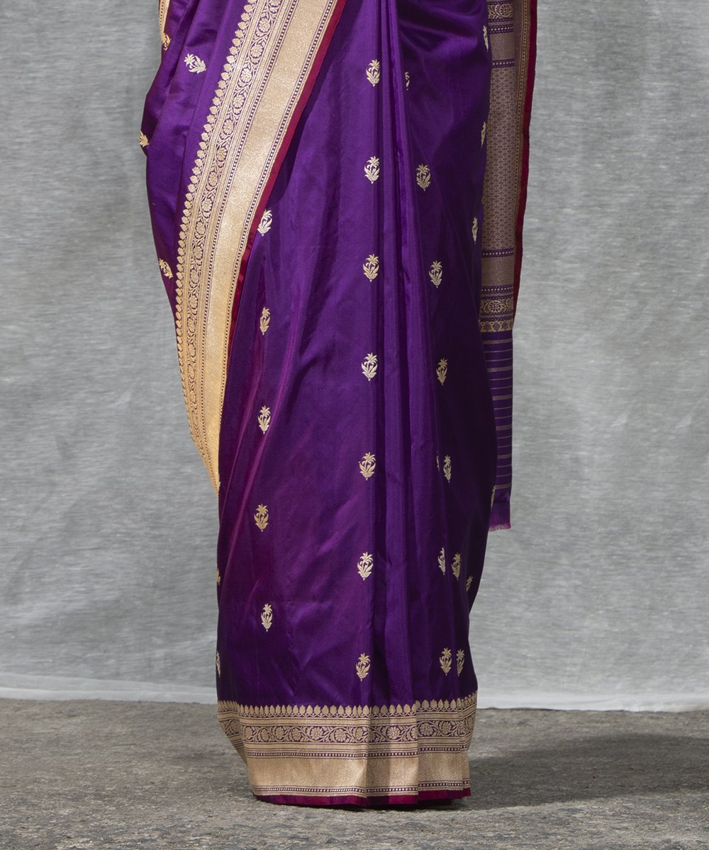 Handloom_Purple_Kadhwa_Katan_Silk_Banarasi_Saree_with_Floral_Booti_and_Red_Selvedge_WeaverStory_04