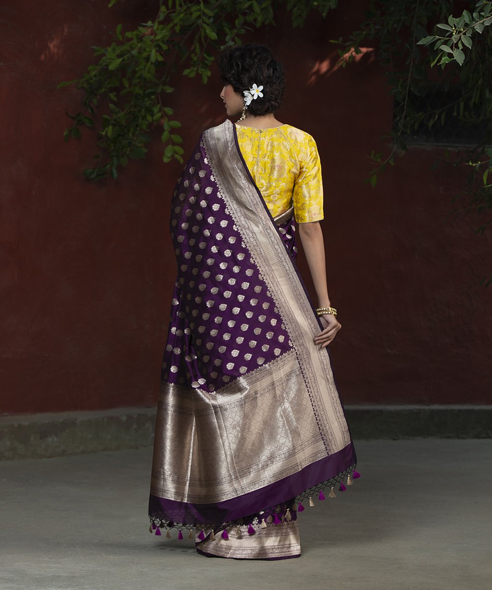 Handloom_Purple_Katan_Silk_Handloom_Zari_Booti_Banarasi_Saree_WeaverStory_03