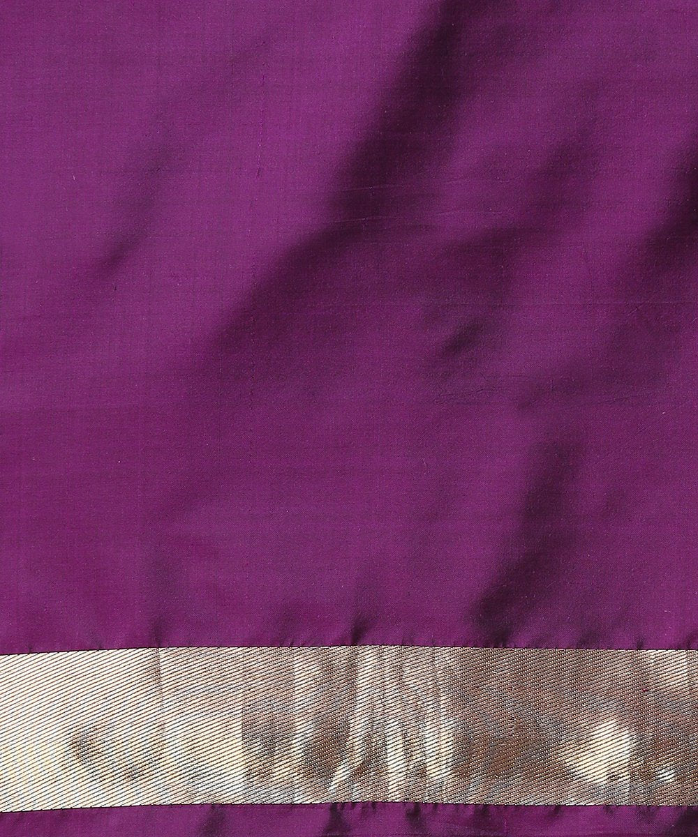Handloom_Purple_Pure_Katan_Silk_Plain_Banarasi_Saree_With_Pink_Floral_Border_WeaverStory_05
