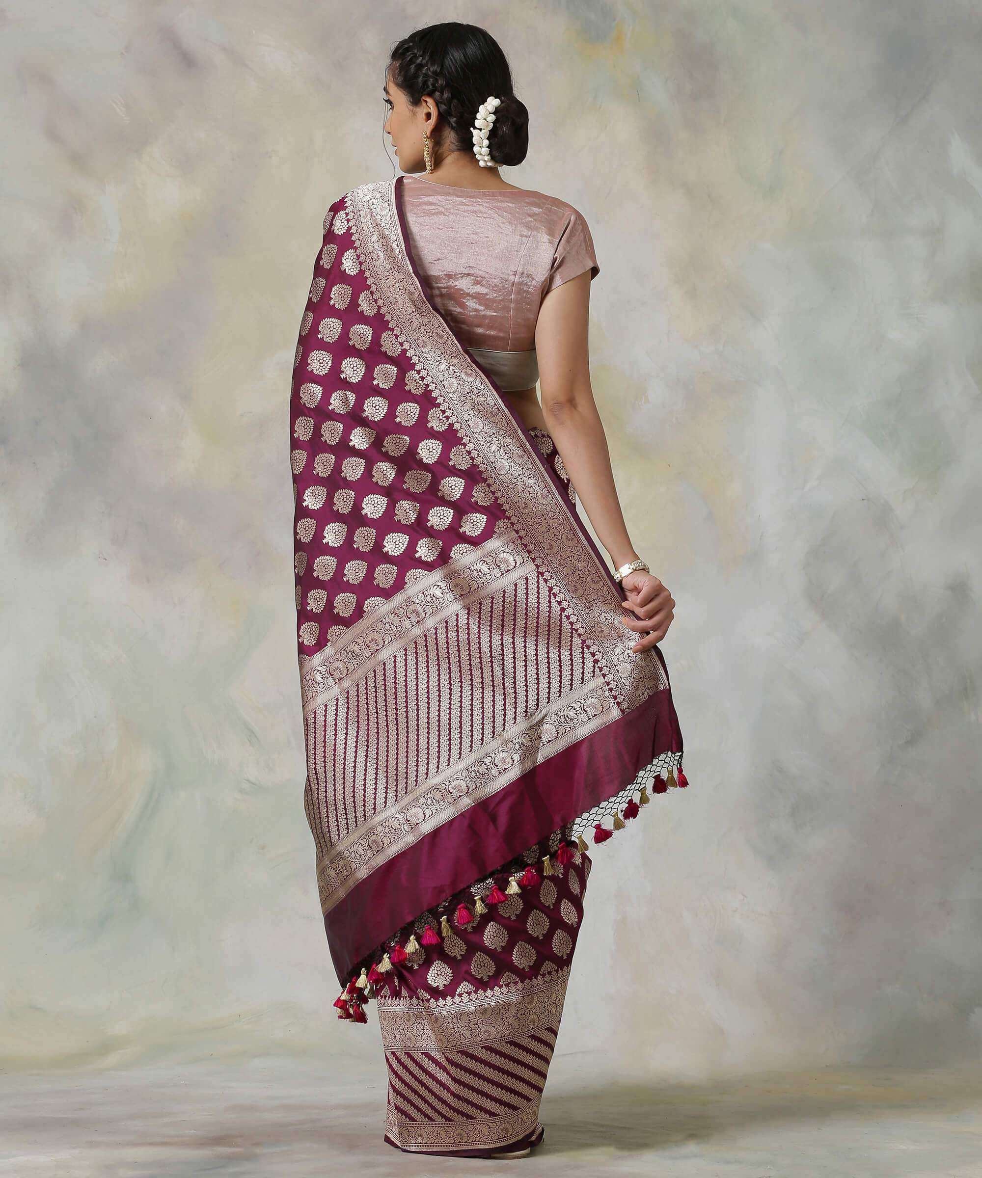 Handloom_Dark_Wine_Banarasi_Katan_Silk_Saree_with_a_Broad_Border_WeaverStory_03