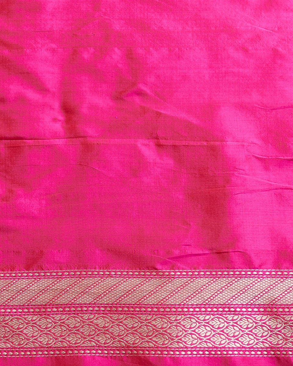 Handloom_Rani_Pink_Kimkhab_Shikargah_Saree_WeaverStory_05