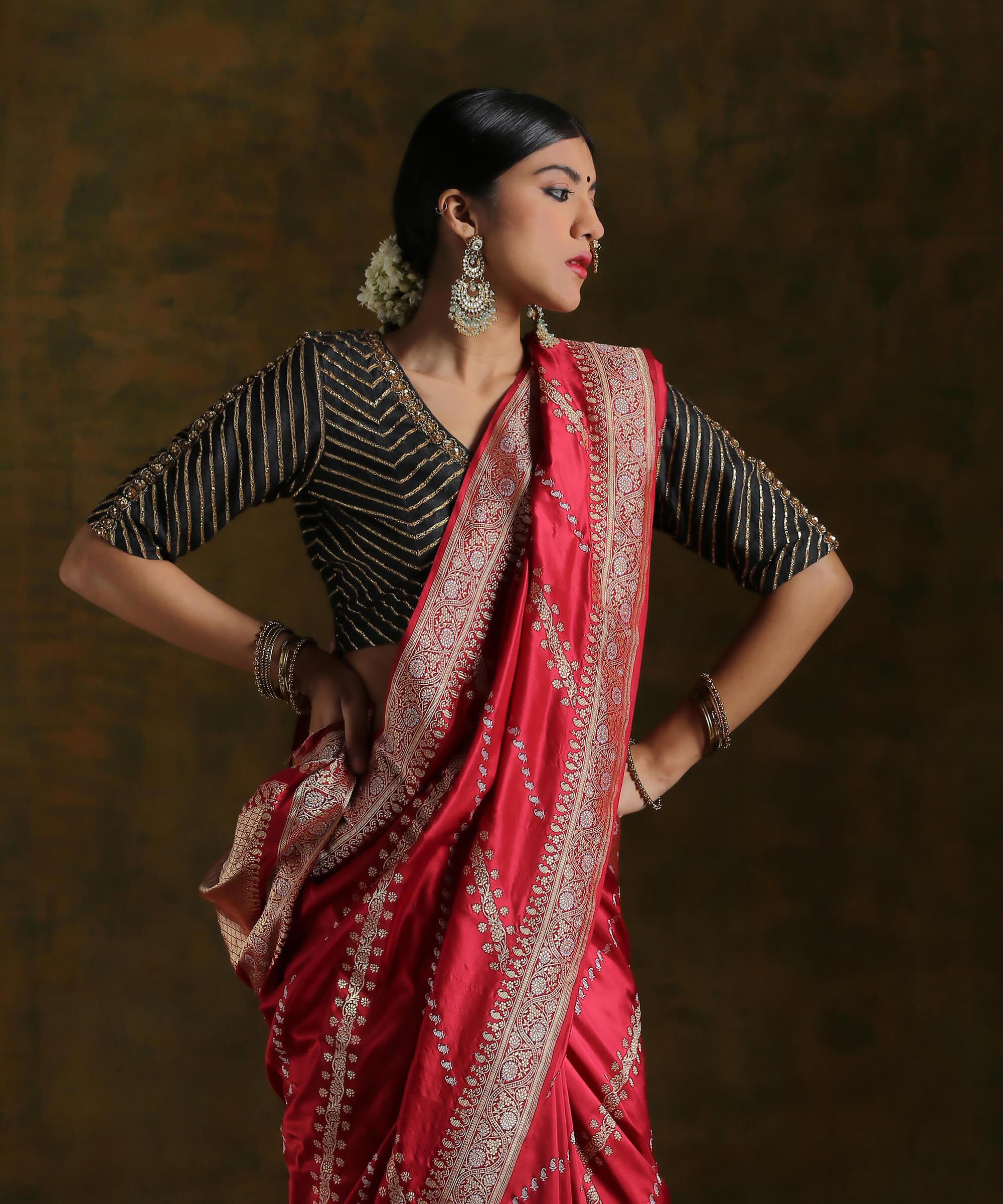 Handloom_Red_Pure_Katan_Silk_Banarasi_Jangla_Saree_WeaverStory_01