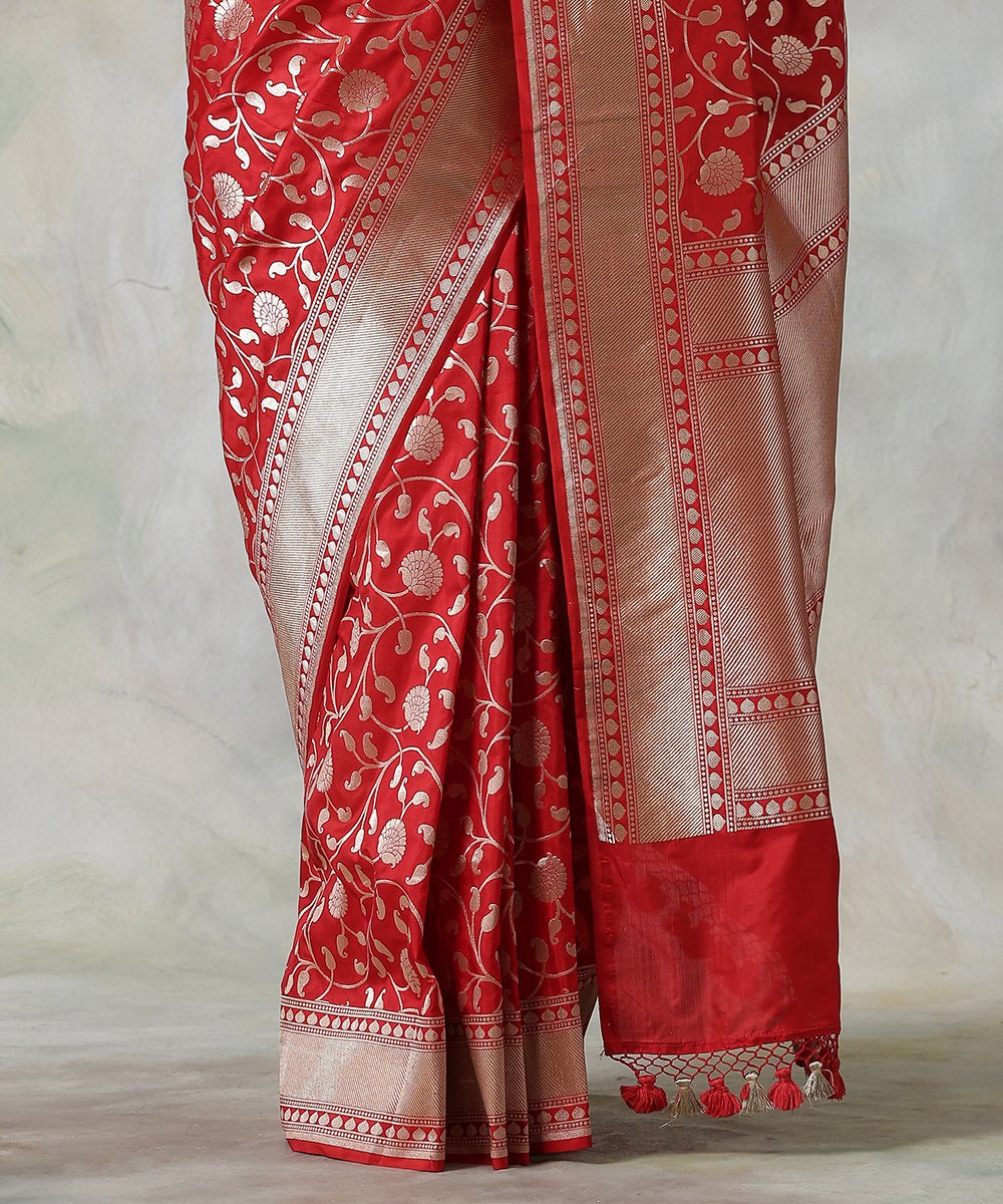 Handloom_Red_All_Over_Banarasi_Saree_With_Jangla_Weave_WeaverStory_04