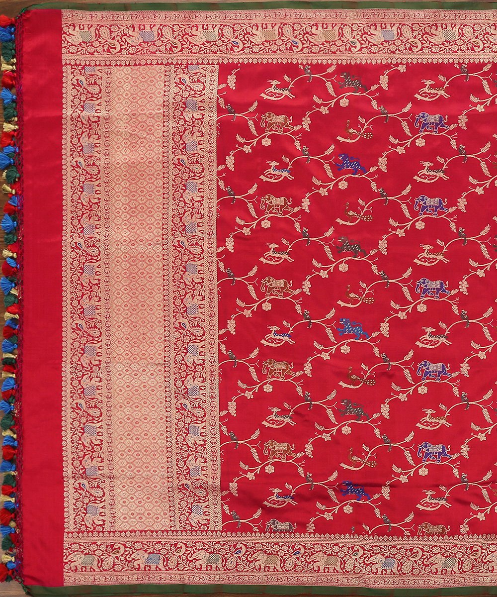 Handloom_Red_And_Pink_Dual_Tone_Pure_Katan_Silk_Shikargah_Banarasi_Dupatta_WeaverStory_02