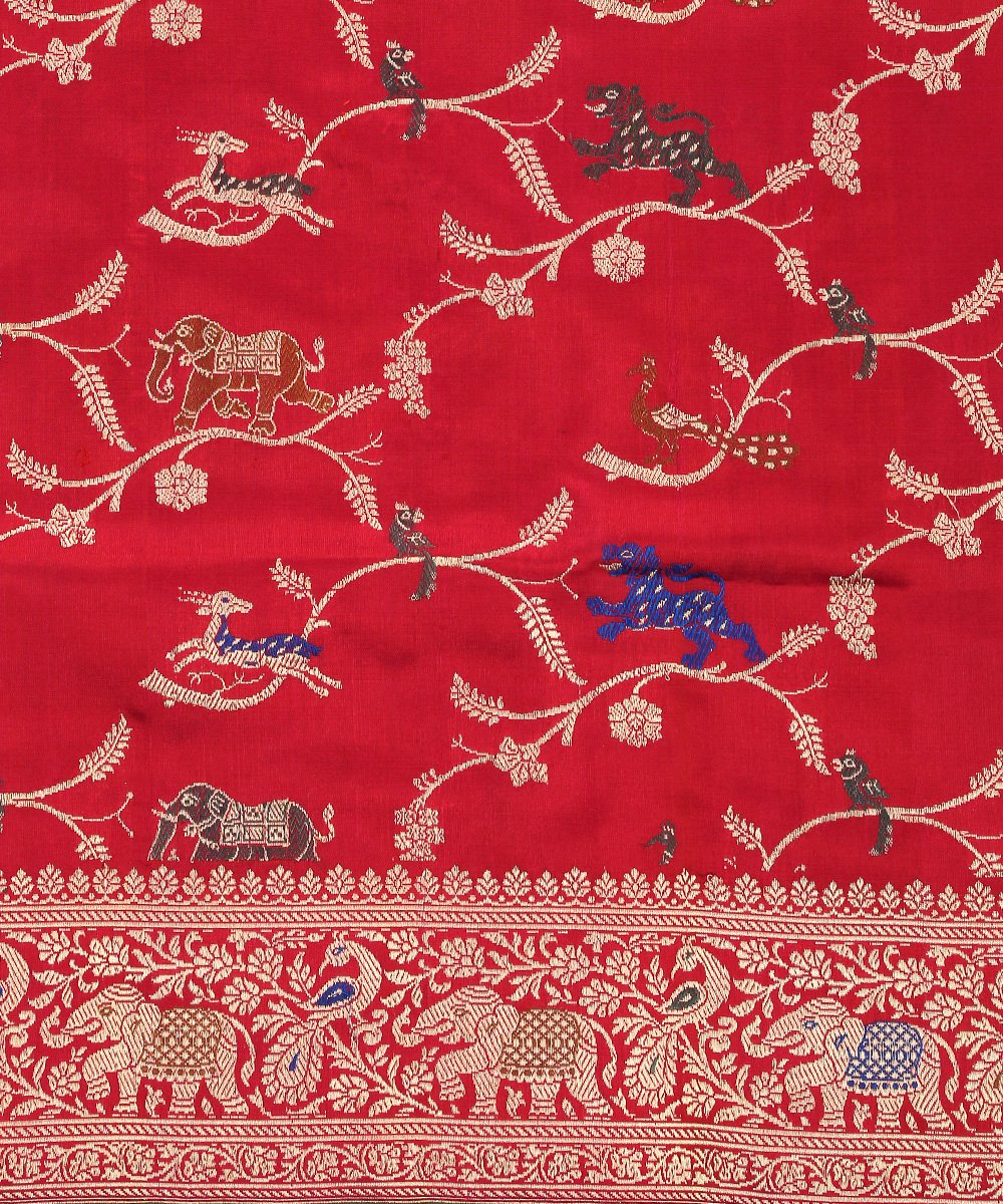Handloom_Red_And_Pink_Dual_Tone_Pure_Katan_Silk_Shikargah_Banarasi_Dupatta_WeaverStory_03