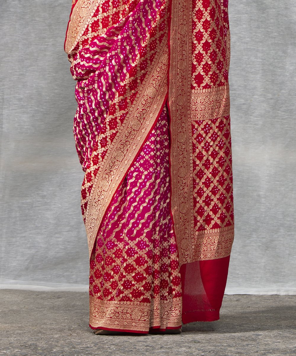 Handloom_Red_And_Pink_Pure_Georgette_Banarasi_Bandhej_Saree_WeaverStory_04