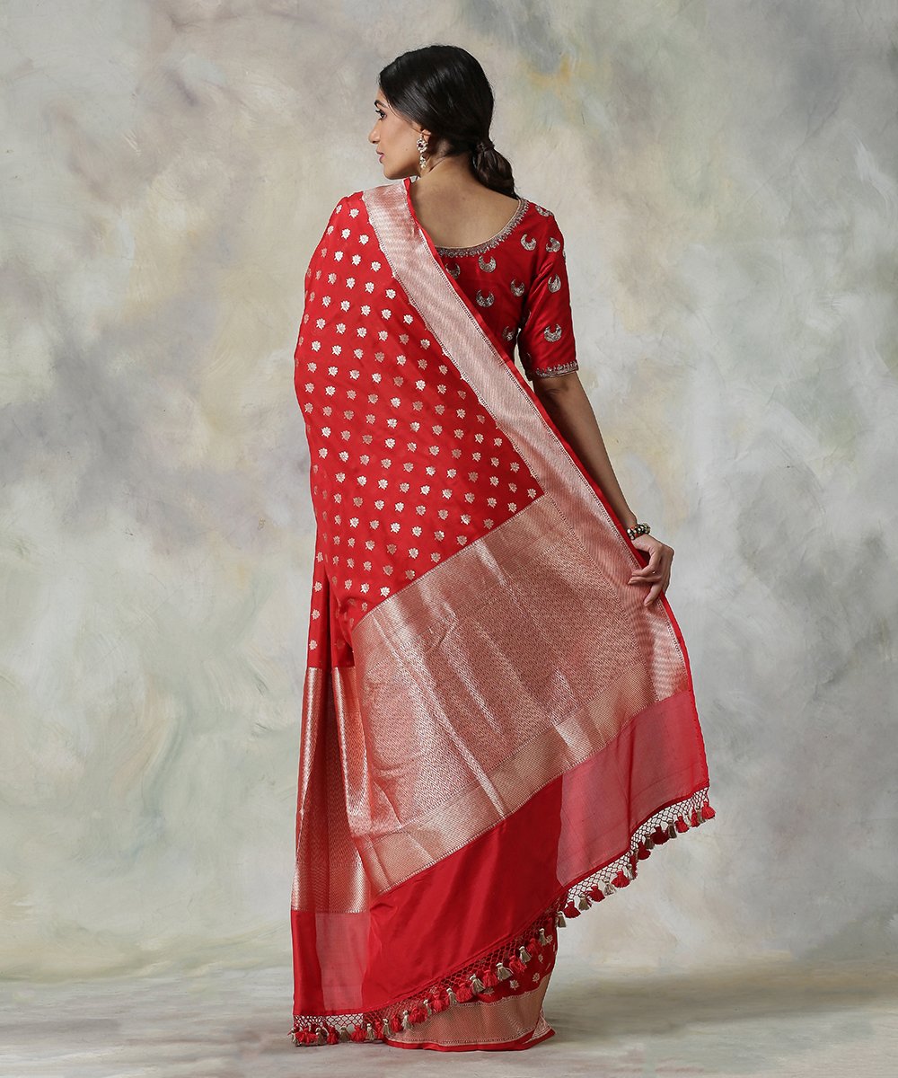 Handloom_Bridal_Red_Pure_Katan_Silk_Banarasi_Saree_with_Zari_Booti_WeaverStory_03