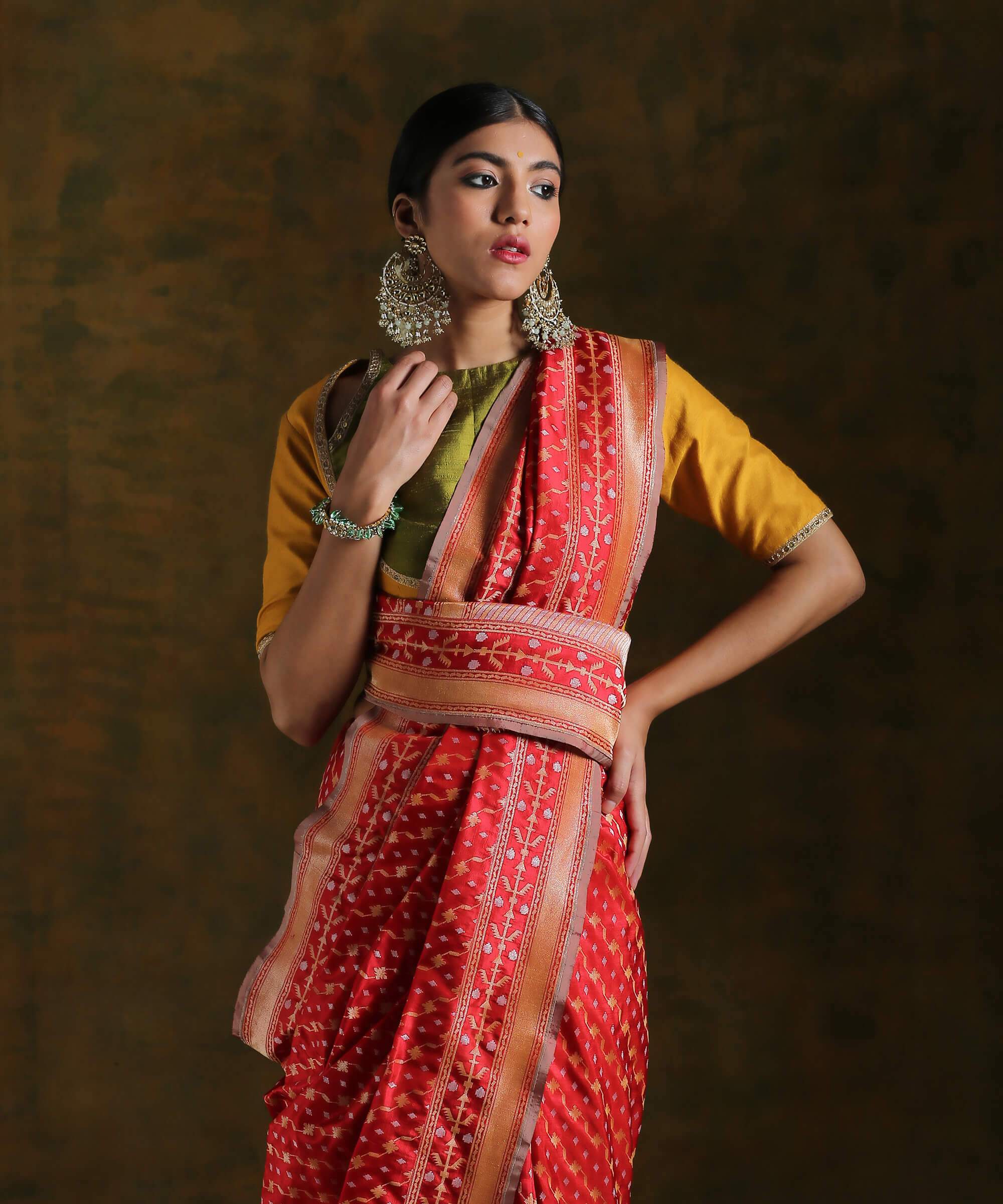 Red_Pure_Katan_Silk_Banarasi_Handloom_Saree_with_Jamdani_Weave_WeaverStory_01