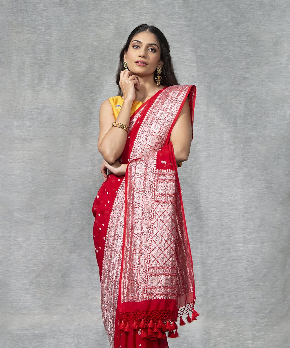 Handloom_Red_Kadhwa_Georgette_Banarasi_Saree_with_Booti_Design_WeaverStory_01