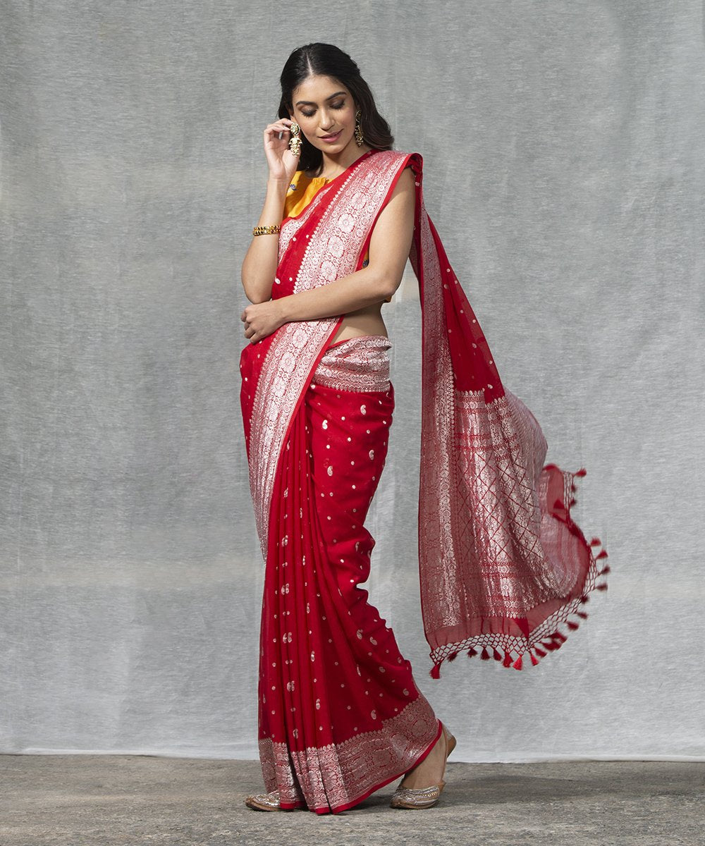 Handloom_Red_Kadhwa_Georgette_Banarasi_Saree_with_Booti_Design_WeaverStory_02
