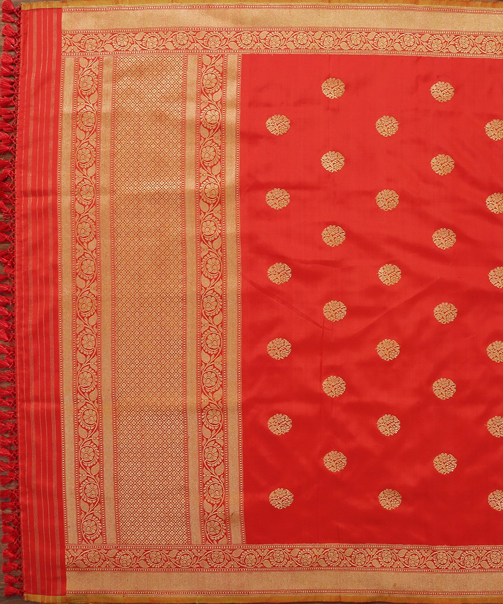 Handloom_Red_Katan_Silk_Dupatta_With_Floral_Border_And_Booti_Woven_In_Ektara_Weaving_Style_WeaverStory_02