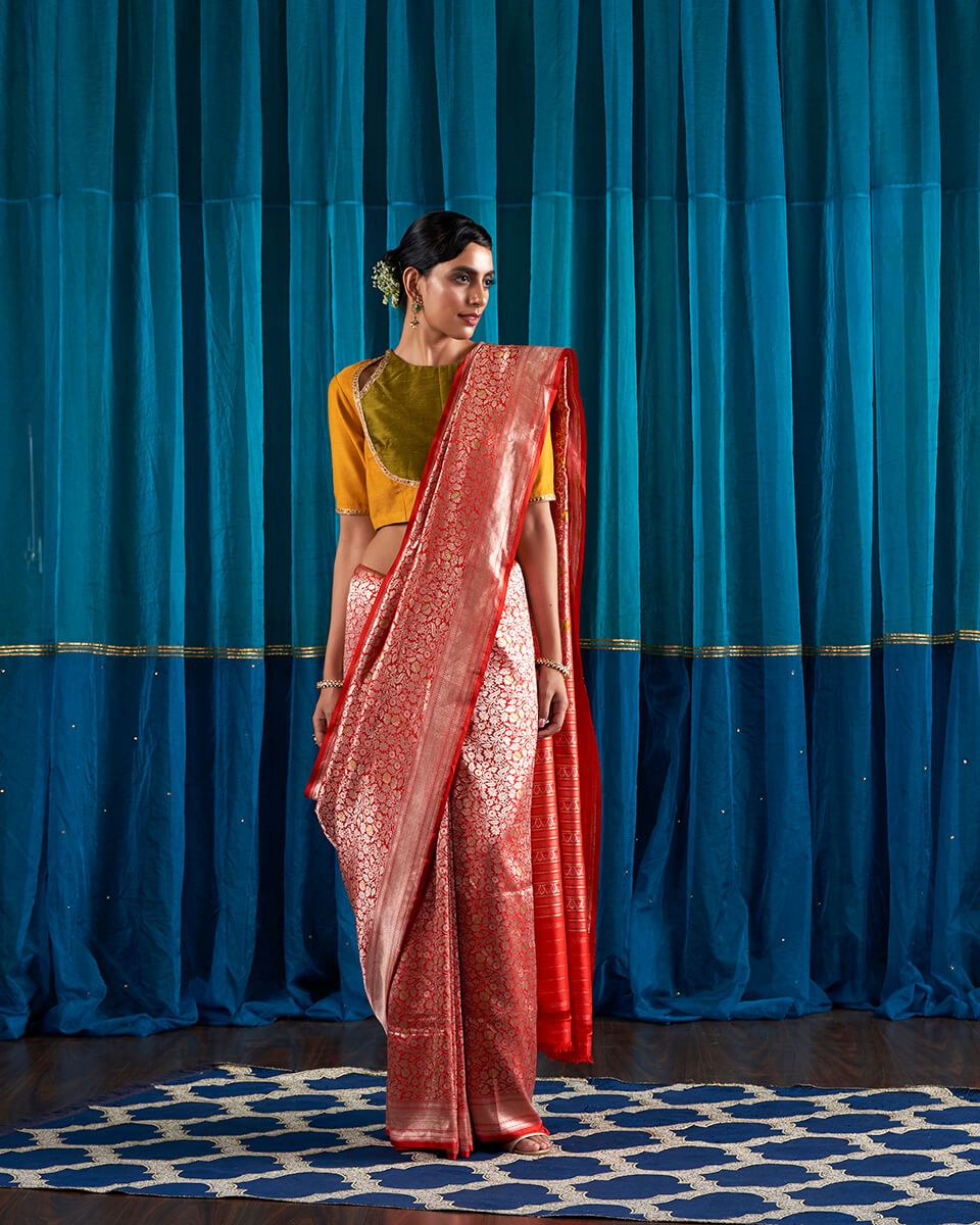 Handloom_Bridal_Red_Pure_Katan_Silk_Kimkhab_Banarasi_Saree_with_Meenakari_WeaverStory_02