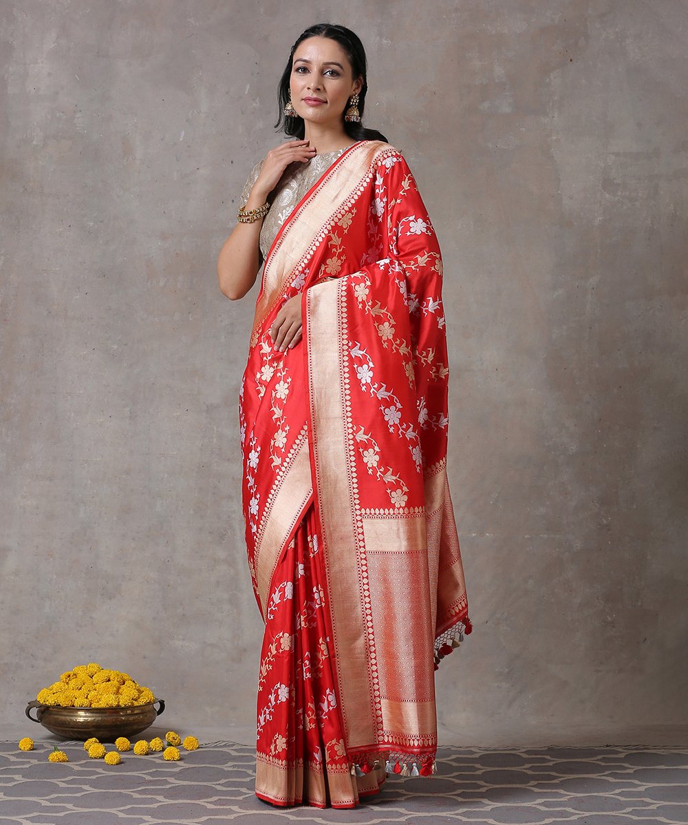 Handloom_Red_Pure_Katan_Silk_Banarasi_Saree_with_Kadhwa_Sona_Rupa_Diagonal_Jaal_WeaverStory_02
