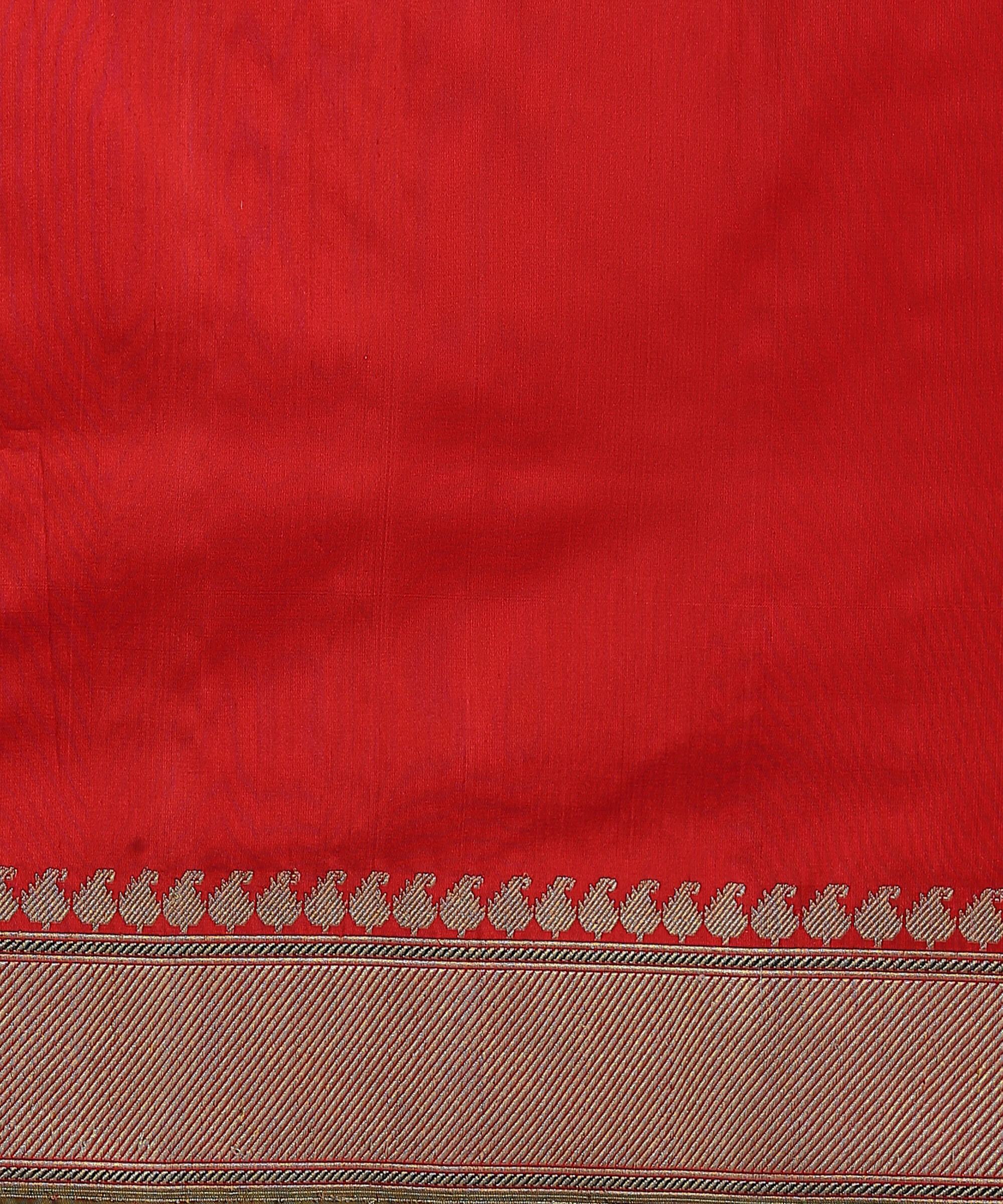 Red_Handloom_Banarasi_Pure_Katan_Silk_Real_Zari_Saree_Woven_in_Kadhua_Weave_WeaverStory_05