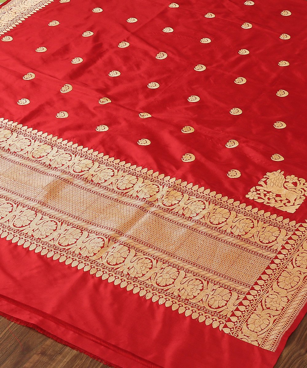 Handloom_Red_Shikargah_Banarasi_Dupatta_with_Chaand_Boota_WeaverStory_03