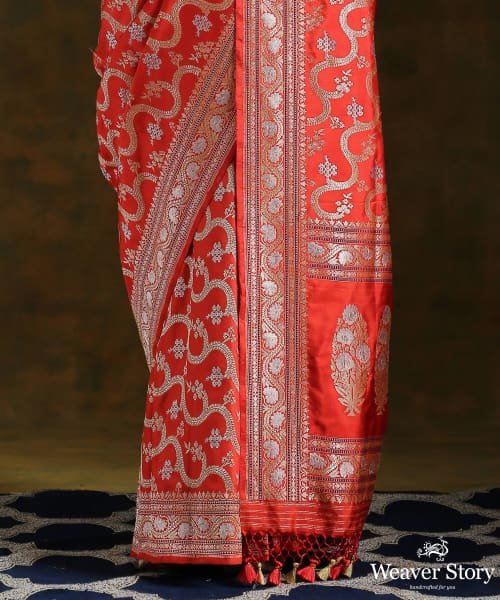 Bridal_Red_Pure_Katan_Silk_Banarasi_Handloom_Kadhua_Jangla_Saree_WeaverStory_04
