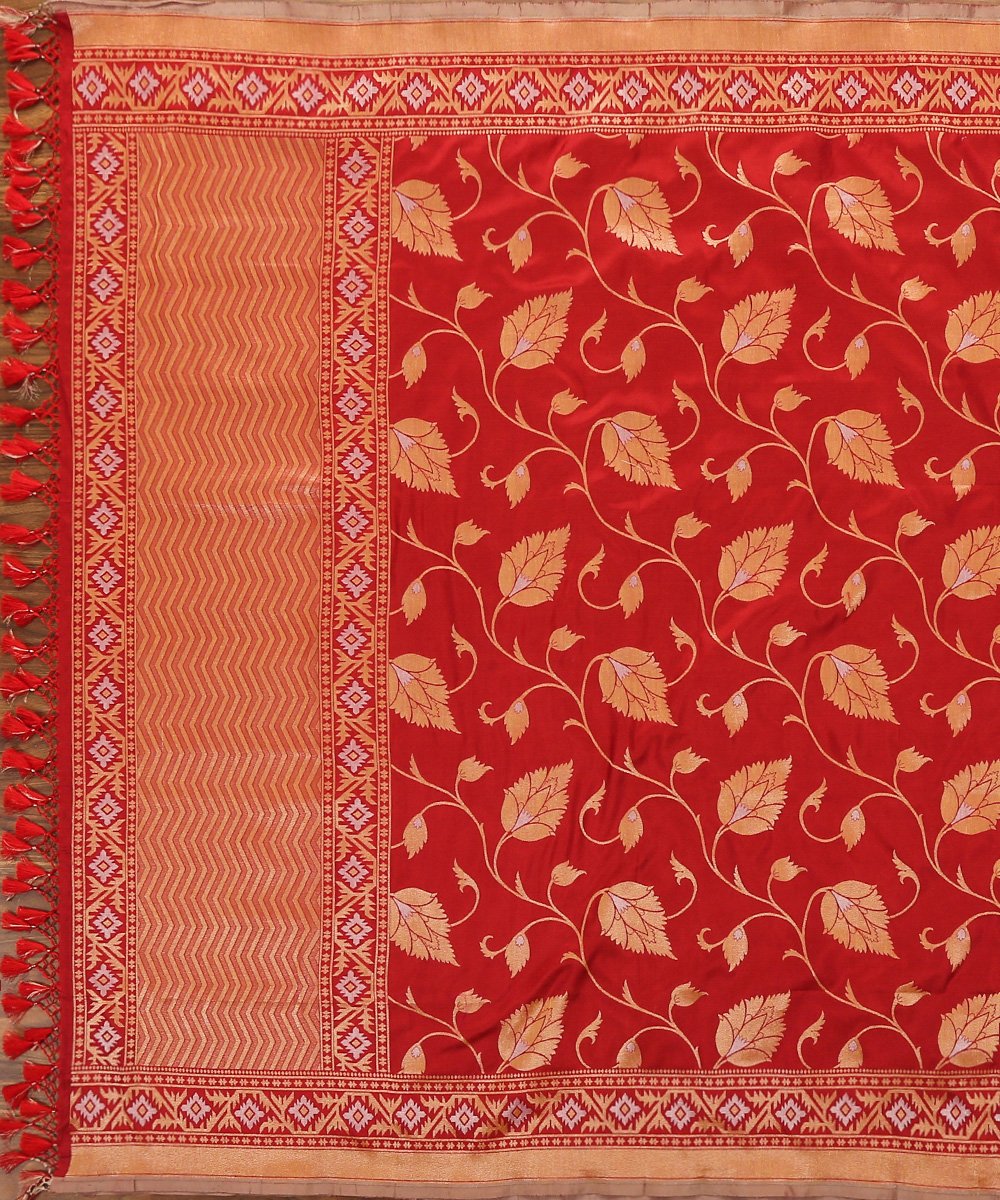 Handloom_Red_Pure_Katan_Silk_Cutwork_Jamdani_Weave_Banarasi_Dupatta_WeaverStory_02