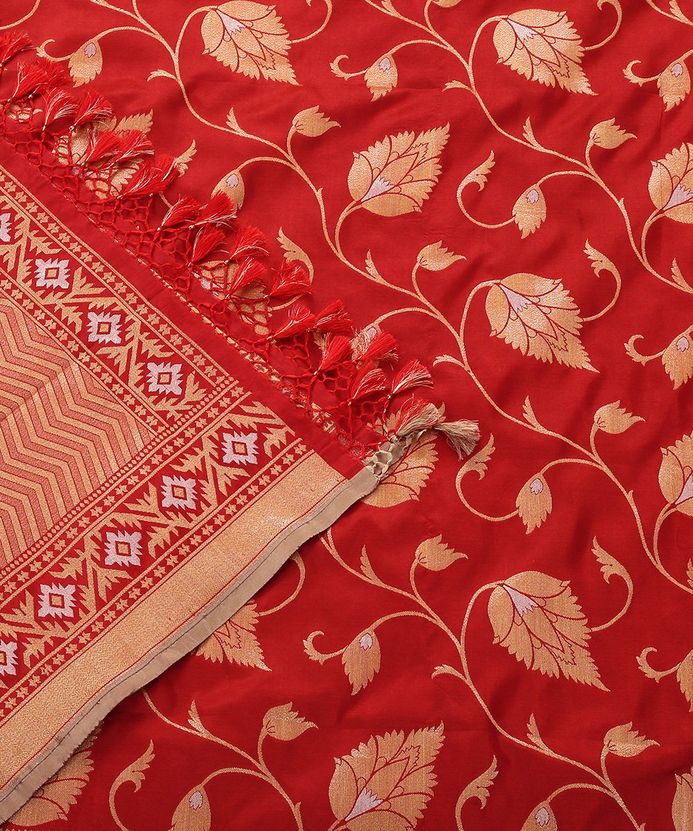 Handloom_Red_Pure_Katan_Silk_Cutwork_Jamdani_Weave_Banarasi_Dupatta_WeaverStory_05