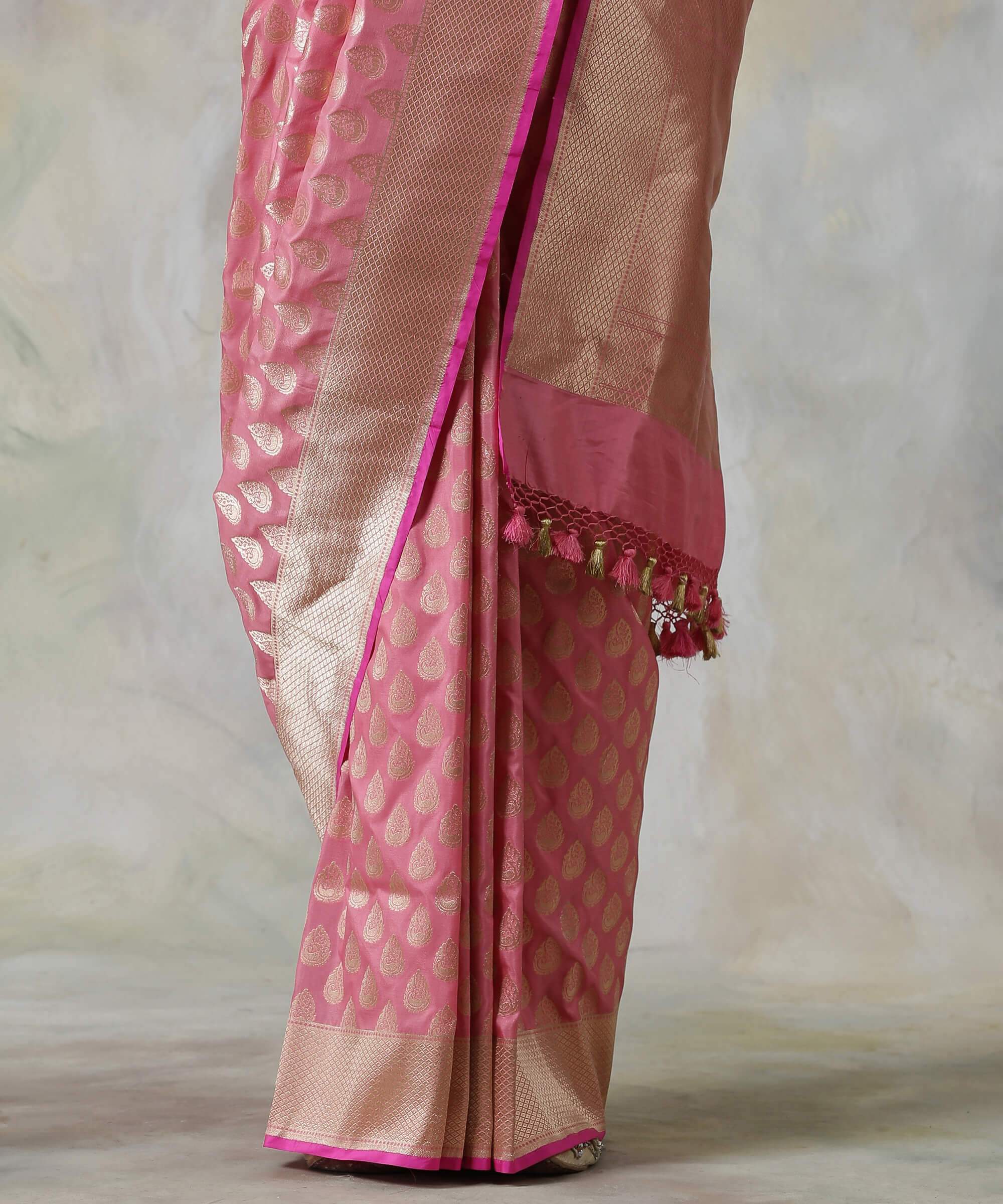 Handloom_Rose_Pink_All_Over_Zari_Booti_Banarasi_Pure_Katan_Silk_Saree_WeaverStory_04