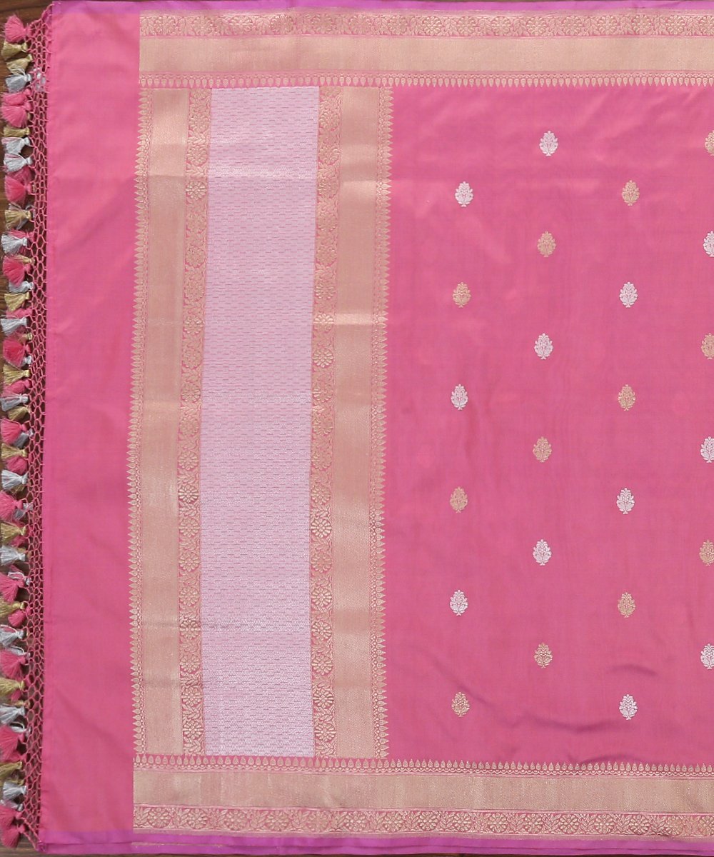 Handloom_Rose_Pink_Pure_Katan_Silk_Banarasi_Dupatta_with_Kadhwa_Booti_WeaverStory_02