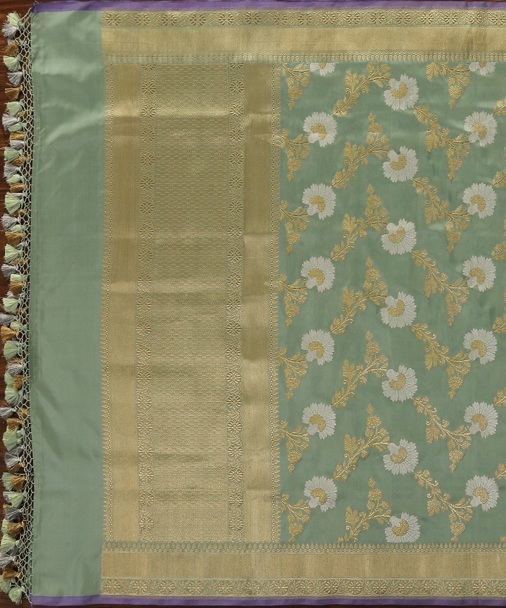 Sea_Gree_Pure_Katan_Silk_Handloom_Kadhwa_Jangla_Banarasi_Dupatta_with_Lavender_Selvedge_WeaverStory_02