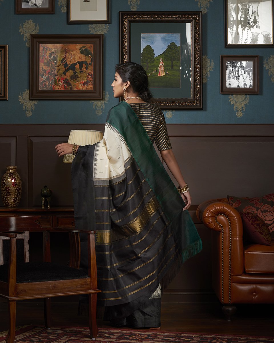 Handloom_White_Kanjivaram_Silk_Saree_With_Black_And_Green_Border_WeaverStory_03