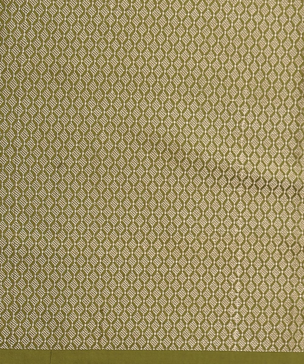 Handloom_Wine_Katan_Silk_Banarasi_Saree_with_All_Over_Small_Booti_WeaverStory_05