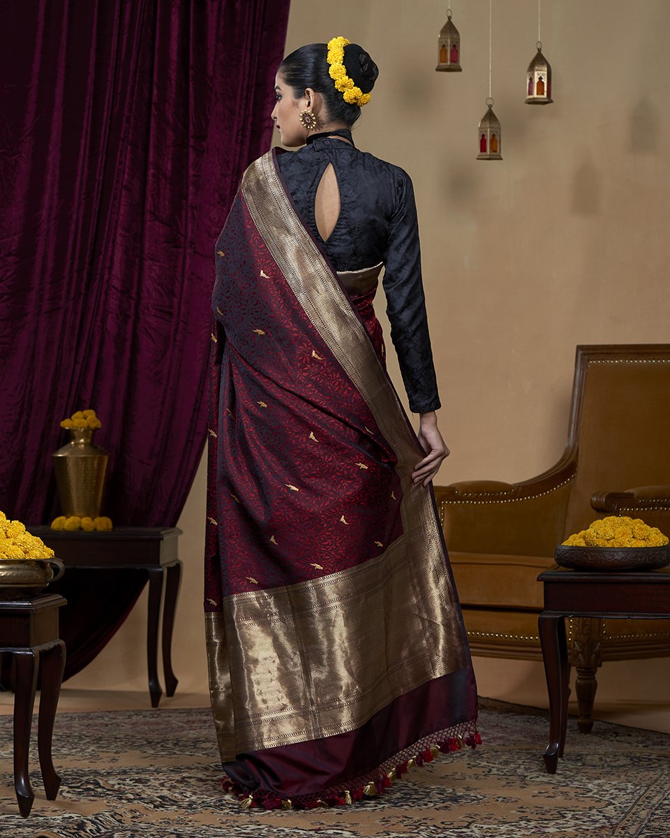 Handloom_Wine_Pure_Katan_Silk_Jamawar_Tanchoi_Banarasi_Saree_with_Peacock_Motifs_WeaverStory_03