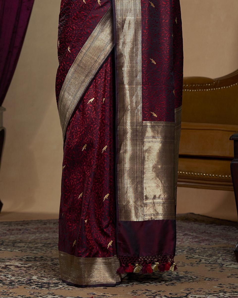Handloom_Wine_Pure_Katan_Silk_Jamawar_Tanchoi_Banarasi_Saree_with_Peacock_Motifs_WeaverStory_04