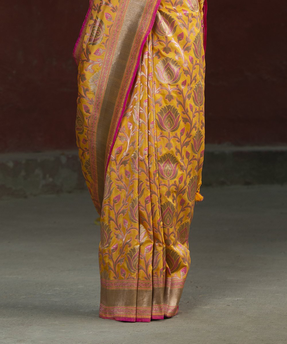 Handloom_Yellow_Lotus_Flower_Katan_Silk_Antique_Zari_Jangla_Banarasi_Saree_WeaverStory_04