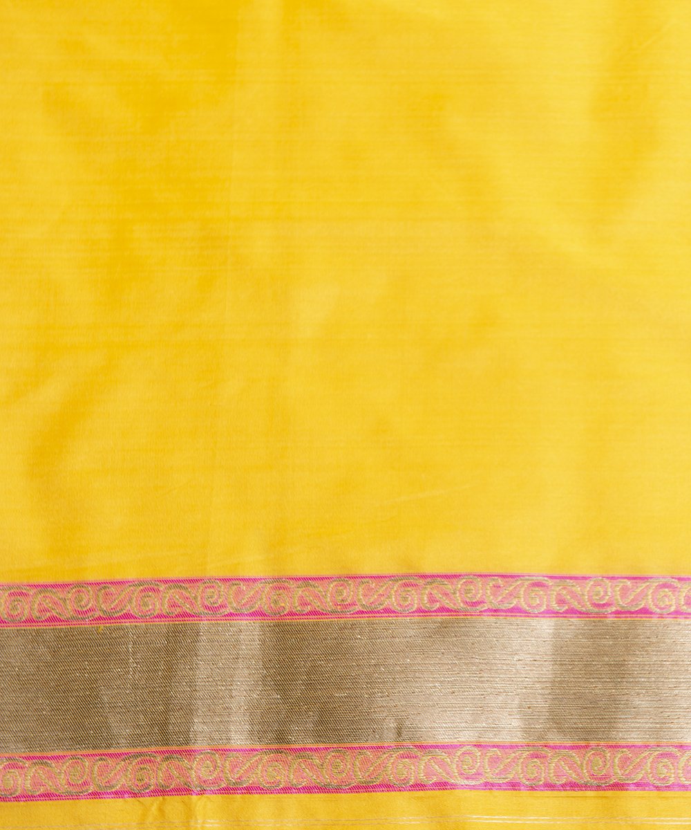 Handloom_Yellow_Lotus_Flower_Katan_Silk_Antique_Zari_Jangla_Banarasi_Saree_WeaverStory_05
