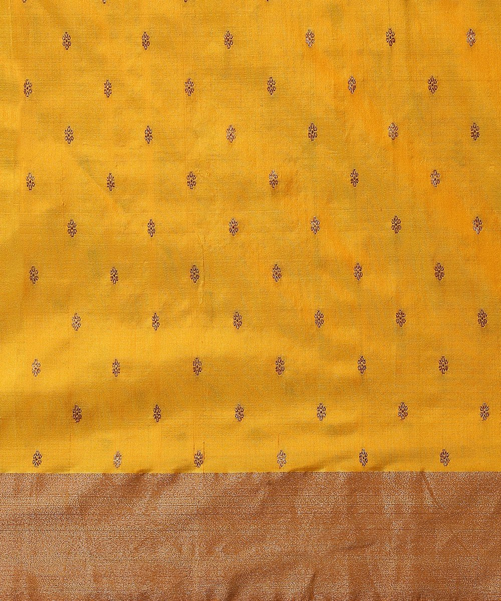 Handloom_Yellow_Pure_Katan_Silk_Banarasi_Saree_With_Antique_Zari_Border_and_Leaf_motifs_WeaverStory_05