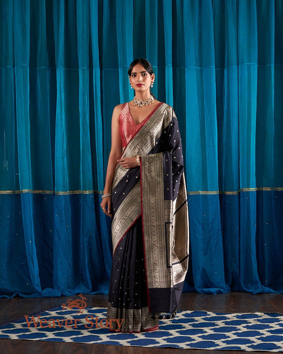Black_Katan_Silk_Banarasi_Handloom_Saree_with_Gold_Zari_Weave_WeaverStory_02
