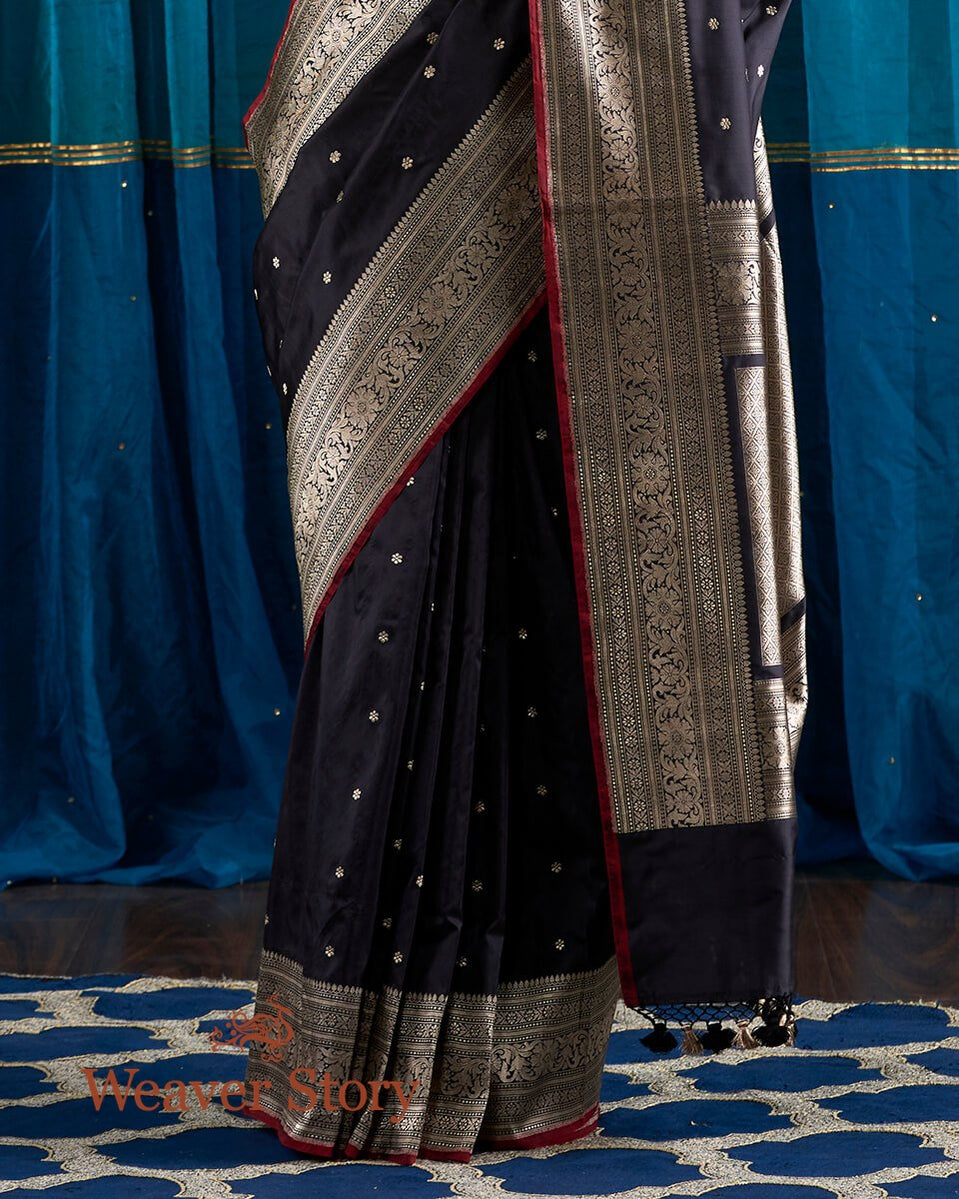 Black_Katan_Silk_Banarasi_Handloom_Saree_with_Gold_Zari_Weave_WeaverStory_04